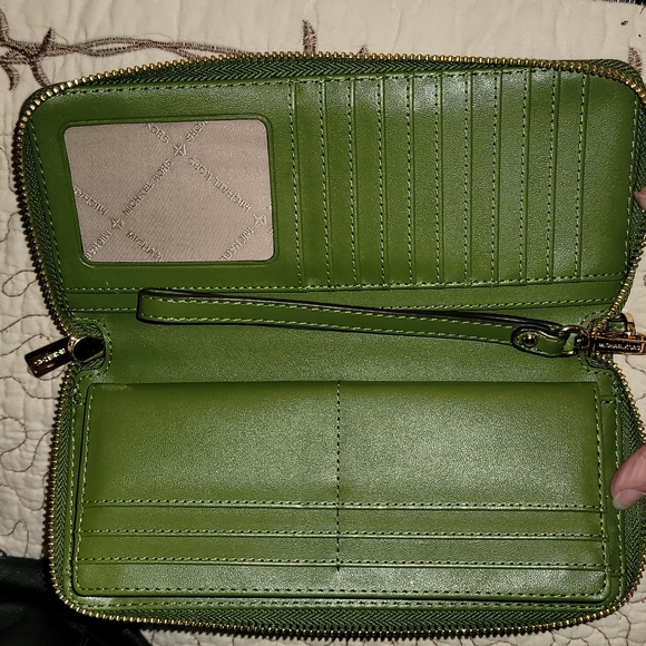 Mk backpack with matching wallet - Picture 5 of 14